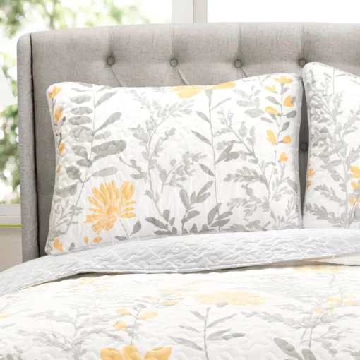Aprile 3 Piece Quilt Set