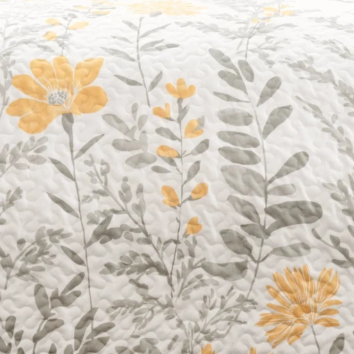 Aprile 3 Piece Quilt Set