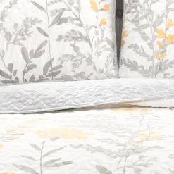 Aprile 3 Piece Quilt Set