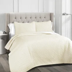 Ava Diamond Oversized Cotton Quilt Set