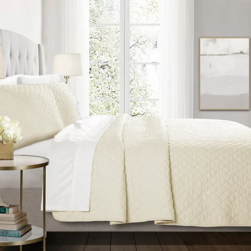 Ava Diamond Oversized Cotton Quilt Set