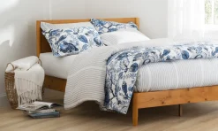 Cynthia Jacobean 3 Piece Quilt Set