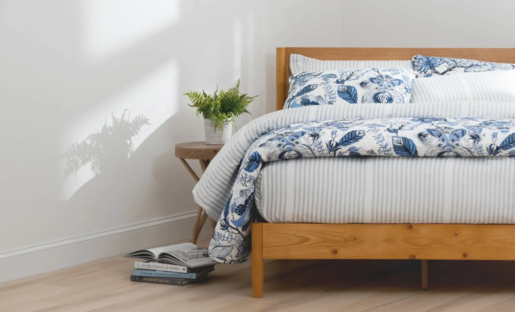 Cynthia Jacobean 3 Piece Quilt Set