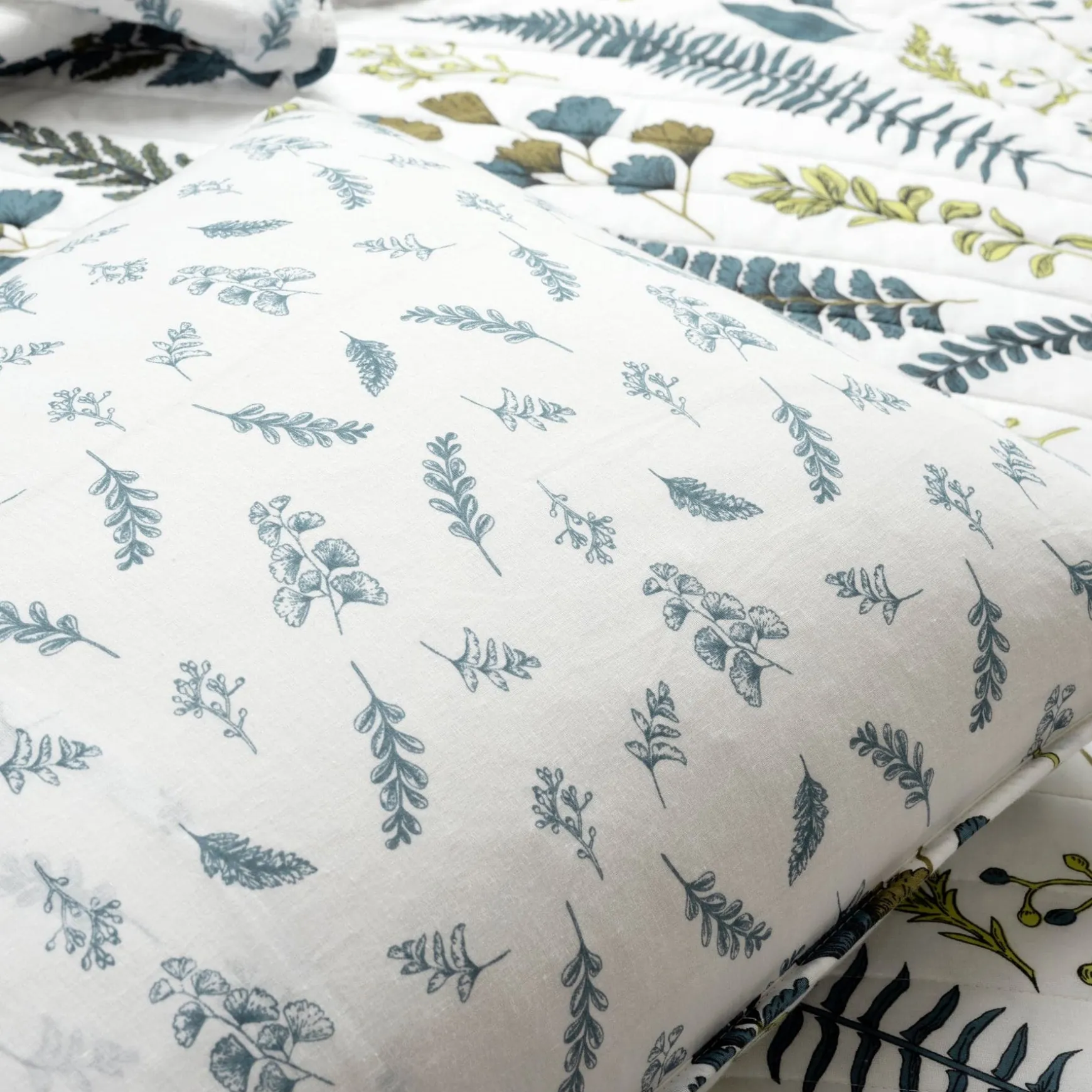 Devonia All Over Cotton Quilt 3 Piece Set