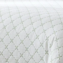 Diamond Leaf Jacquard Reversible Matelasse Coverlet Set