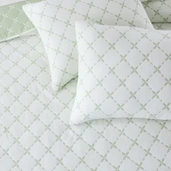 Diamond Leaf Jacquard Reversible Matelasse Coverlet Set
