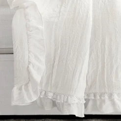 Ella Ruffle Lace Throw