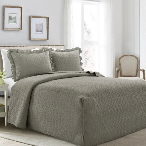 French Country Geo Ruffle Skirt 3 Piece Bedspread Set