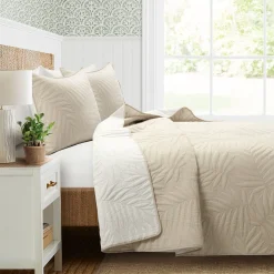 Isla Embroidered Leaf Reversible Cotton Quilt 3 Piece Set