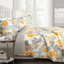 Layla 3 Piece Quilt Set