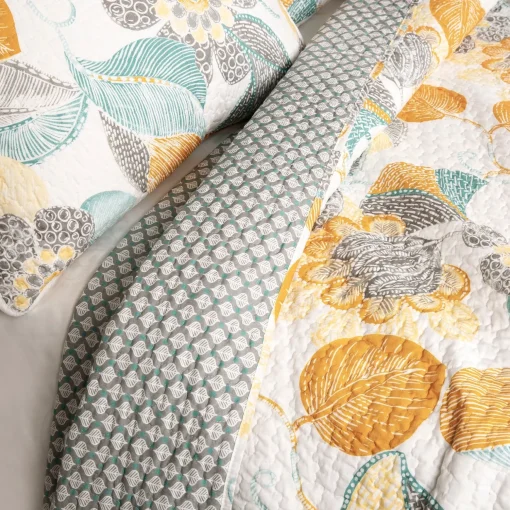 Layla 3 Piece Quilt Set