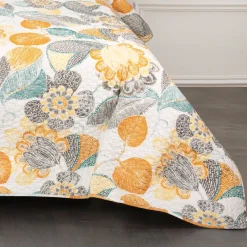 Layla 3 Piece Quilt Set