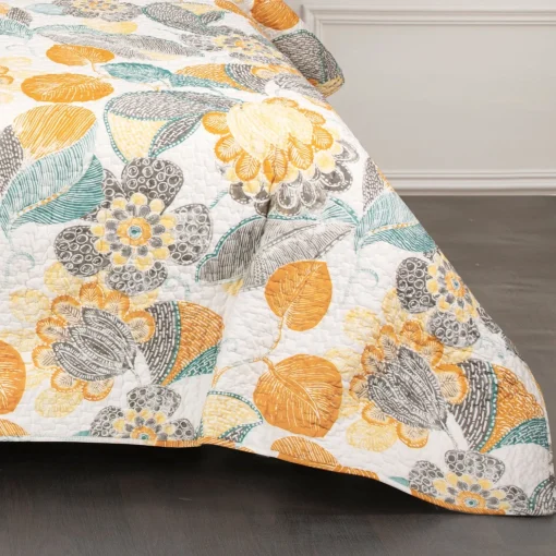 Layla 3 Piece Quilt Set