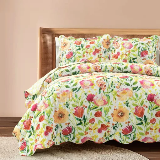 Leilani Watercolor Scallop Edged Floral 3 Piece Quilt Set