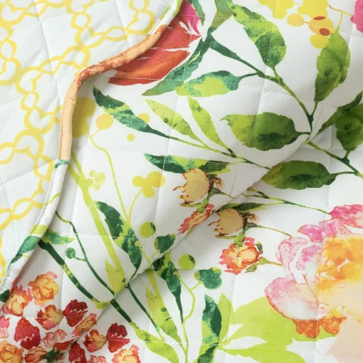 Leilani Watercolor Scallop Edged Floral 3 Piece Quilt Set