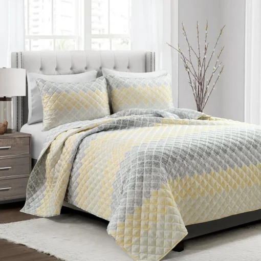 Medallion Ombre Reversible Quilt 3 Piece Set