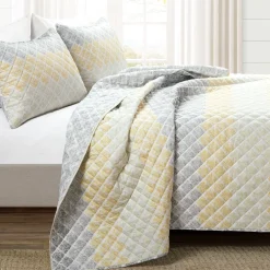 Medallion Ombre Reversible Quilt 3 Piece Set