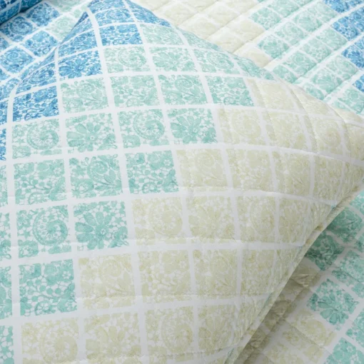 Medallion Ombre Reversible Quilt 3 Piece Set
