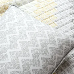 Medallion Ombre Reversible Quilt 3 Piece Set