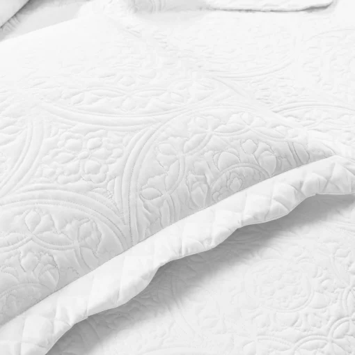Medallion Scalloped Edge Oversized Bedspread Set