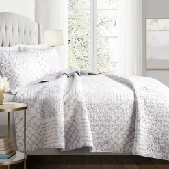 Monique 3 Piece Quilt Set