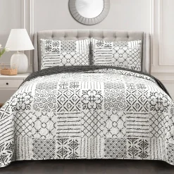 Monique 3 Piece Quilt Set