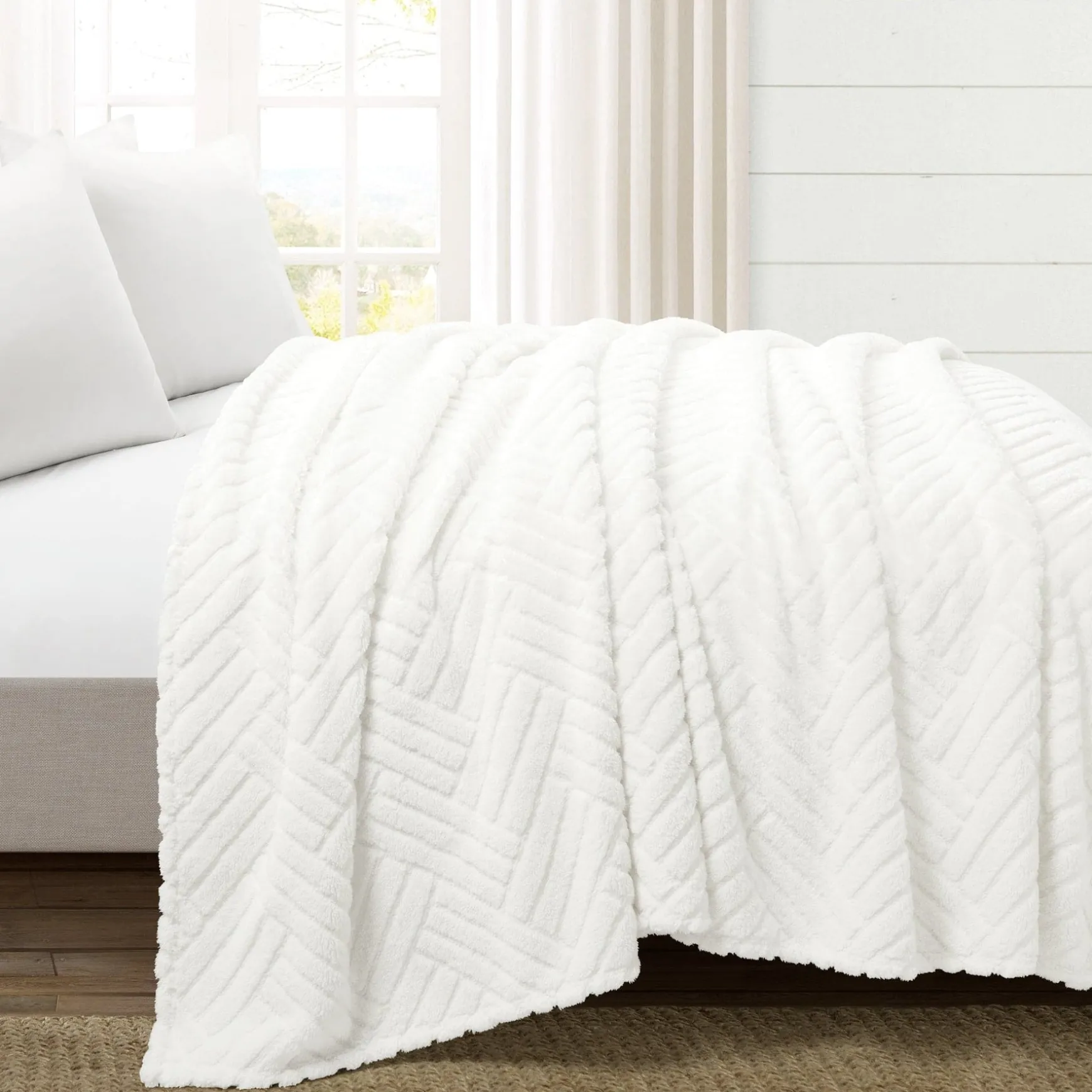 Super Cozy Ultra Soft Sherpa Jacquard Geo Blanket/Bedspread